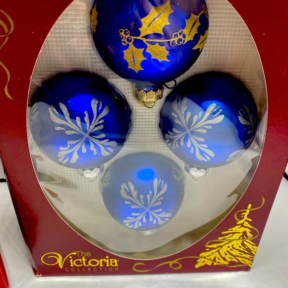 8 glass ornaments - Picture 5 of 5